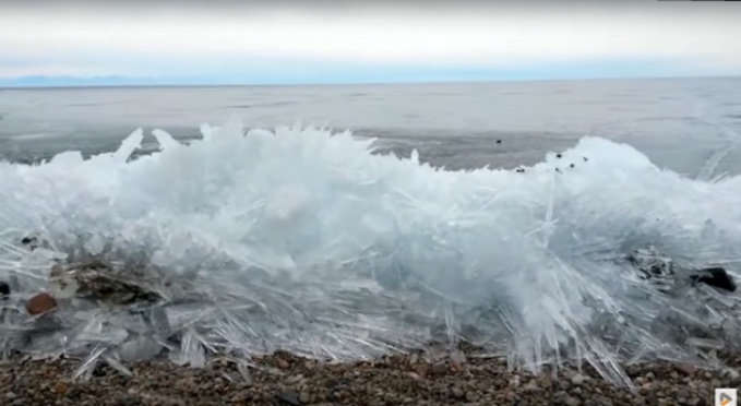 氷の波
